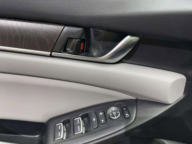 Used 2020 Honda Accord EX image 21