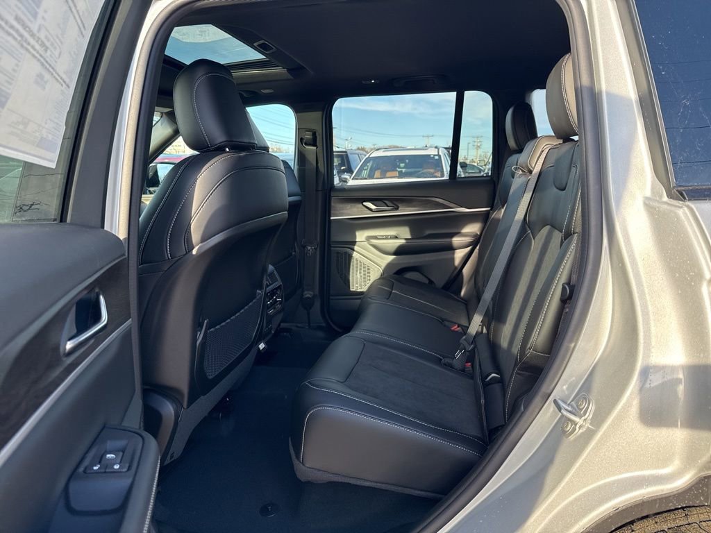 New 2026 Jeep Grand Cherokee 4WD image 23