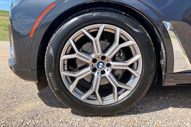 Used 2019 BMW X7 xDrive40i w/ Cold Weather Package AWD/4WD image 32
