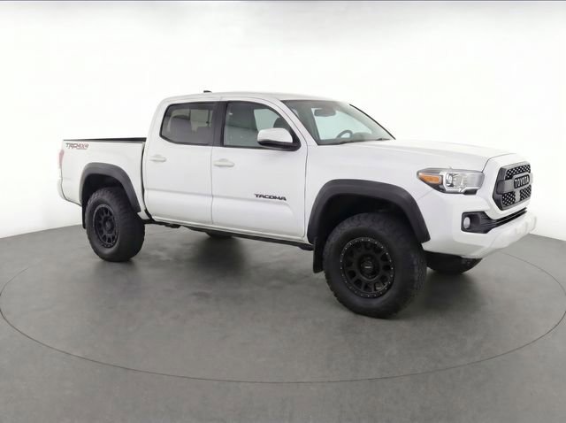 Used 2019 Toyota Tacoma TRD Sport w/ Technology Package AWD/4WD image 2