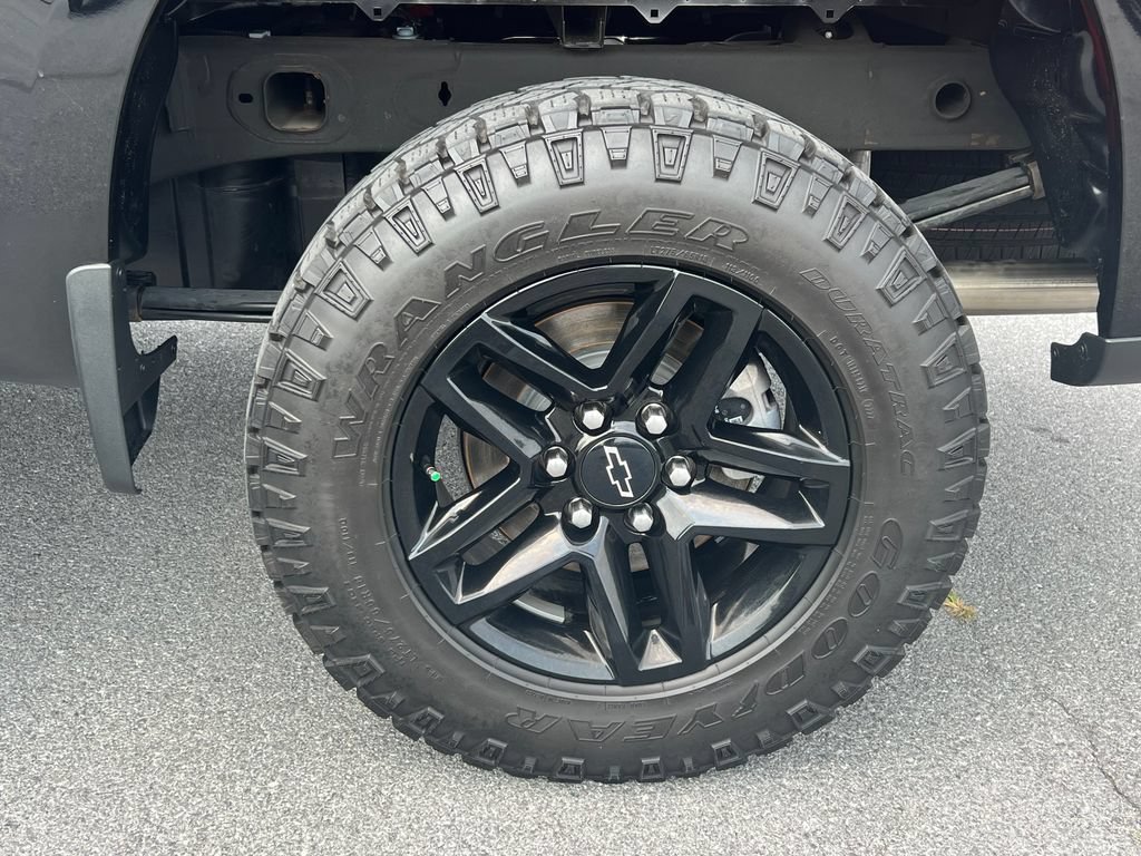 Used 2022 Chevrolet Silverado 1500 LT Trail Boss AWD/4WD image 18