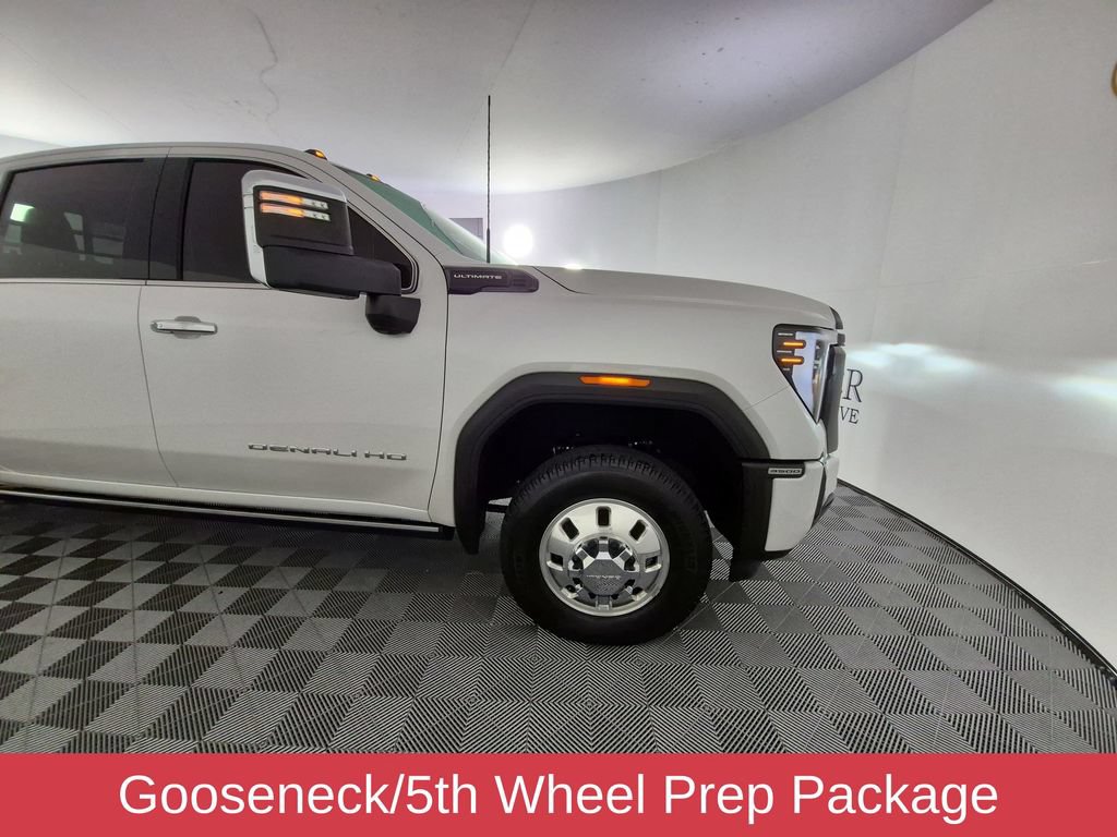 Used 2025 GMC Sierra 3500 Denali Ultimate AWD/4WD image 12