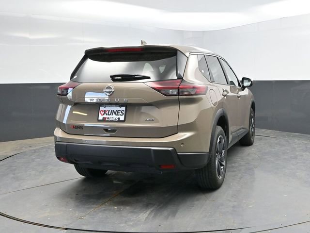 Used 2025 Nissan Rogue SV AWD/4WD image 9