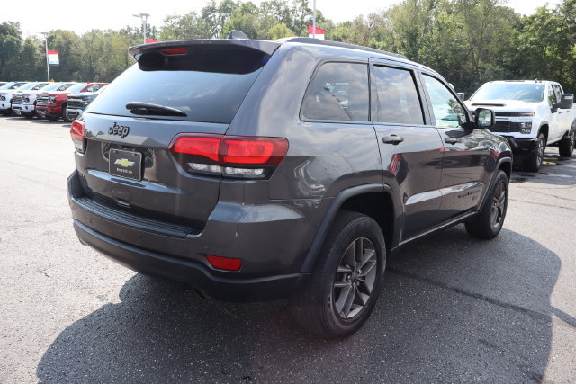 Used 2016 Jeep Grand Cherokee Laredo 75th Anniversary AWD/4WD image 36