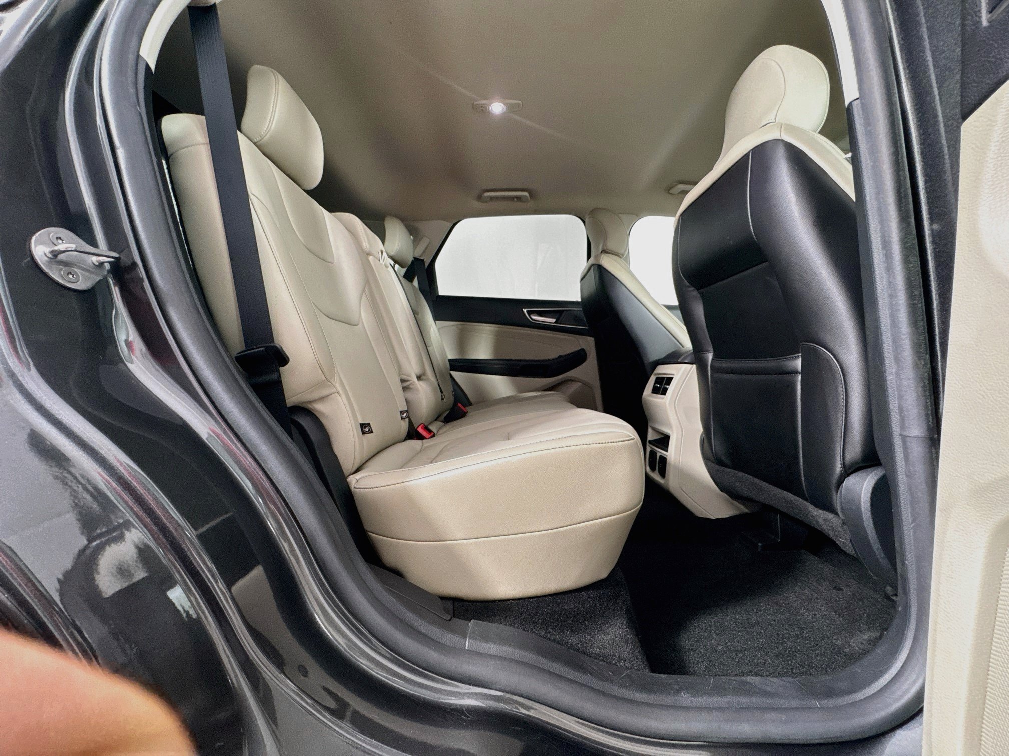 Used 2019 Ford Edge Titanium w/ Cold Weather Package AWD/4WD image 27