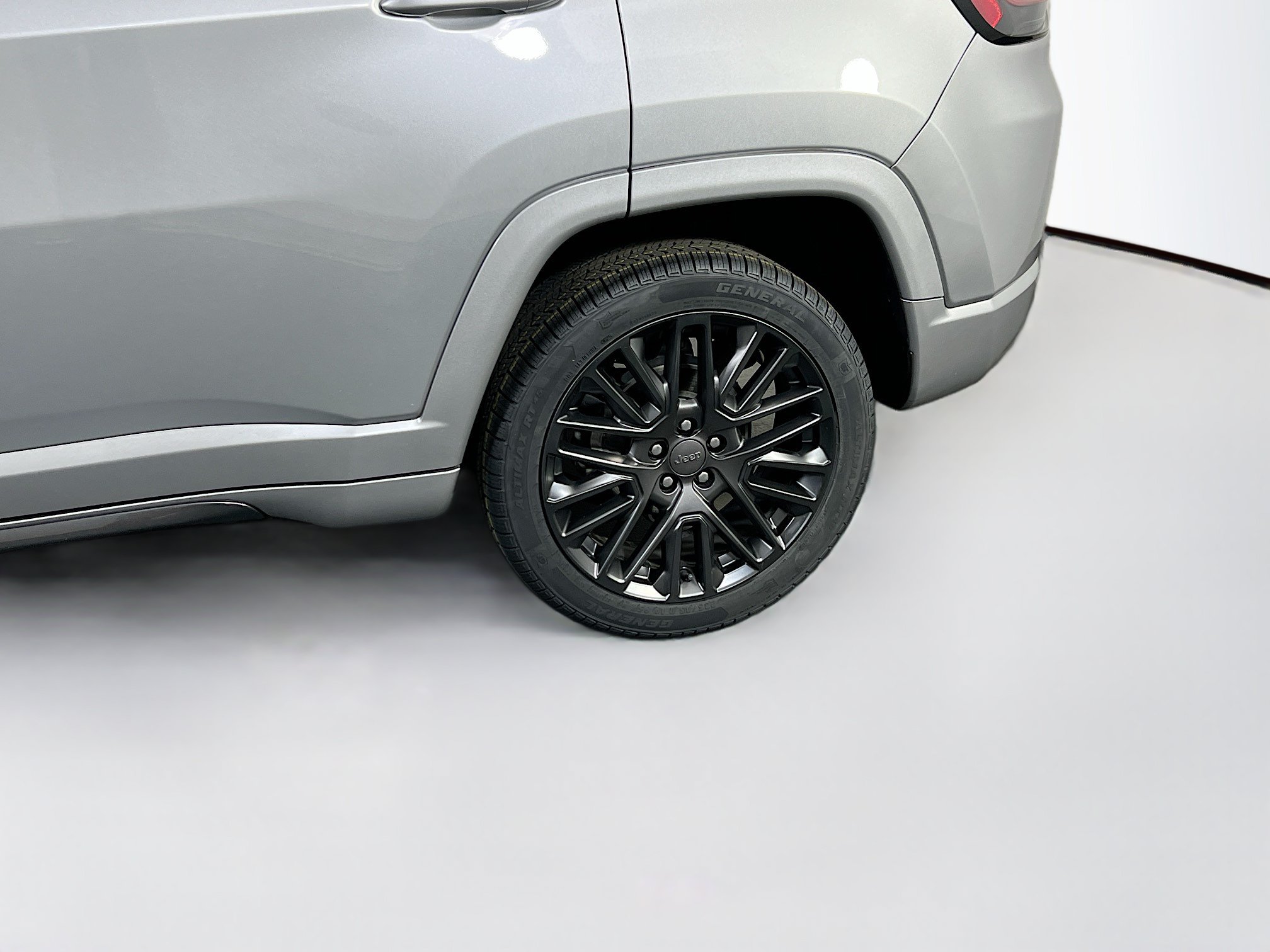 Used 2022 Jeep Compass High Altitude AWD/4WD image 30