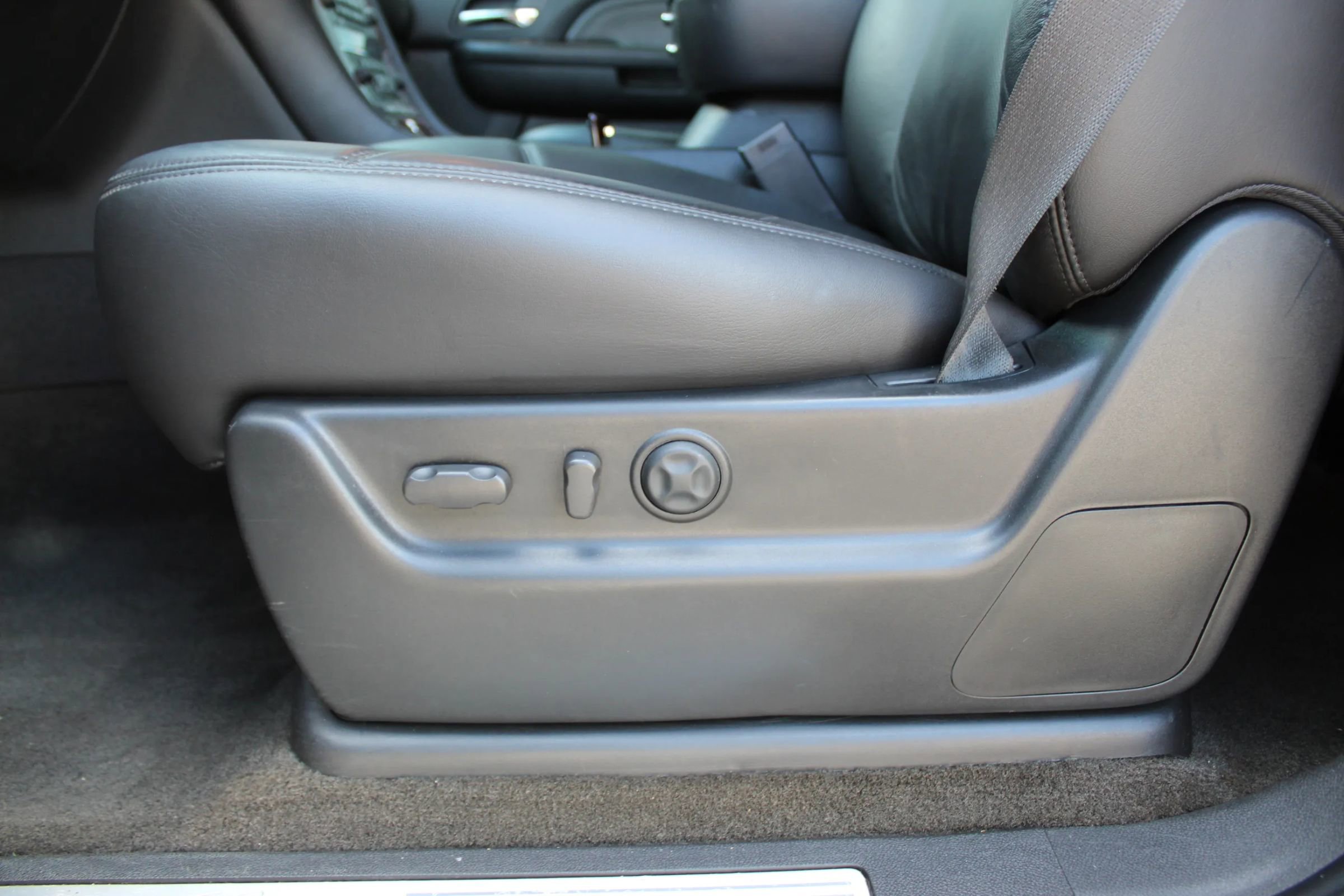 Used 2008 Cadillac Escalade EXT AWD/4WD image 13