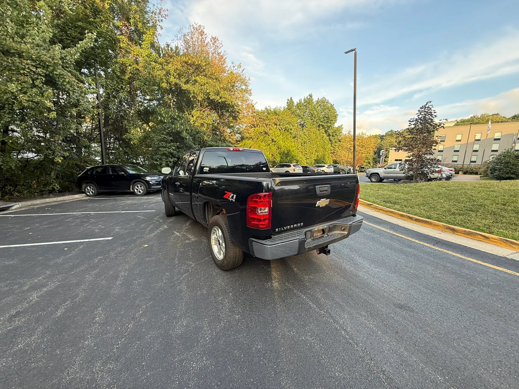 Used 2009 Chevrolet Silverado 1500 LT w/ Power Pack Plus AWD/4WD image 4