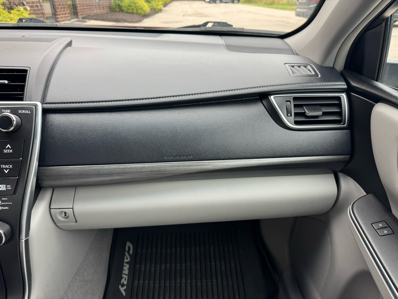 Used 2016 Toyota Camry XLE image 17