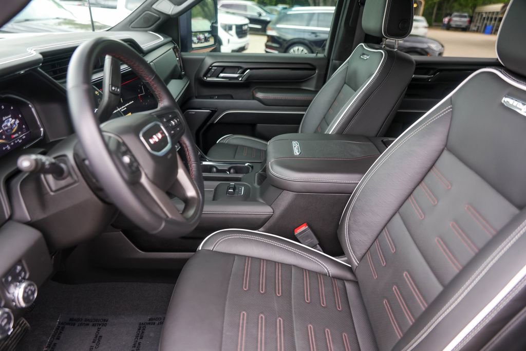 Used 2025 GMC Sierra 2500 AT4X image 12