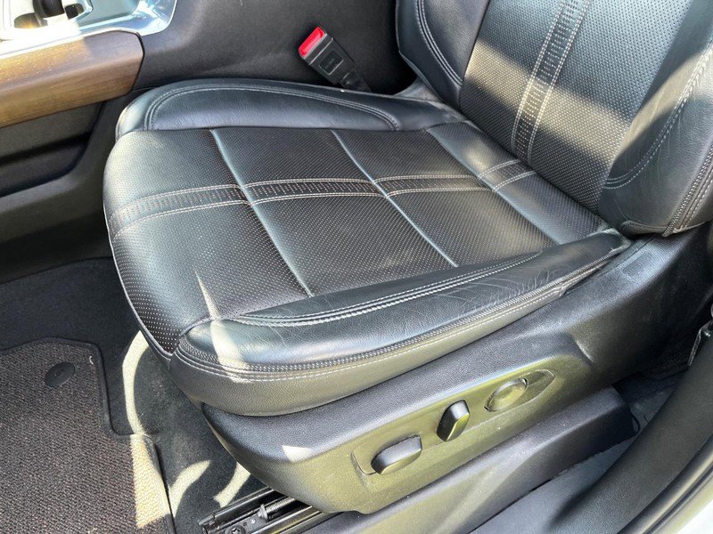 Used 2024 Chevrolet Silverado 2500 High Country w/ Technology Package image 17