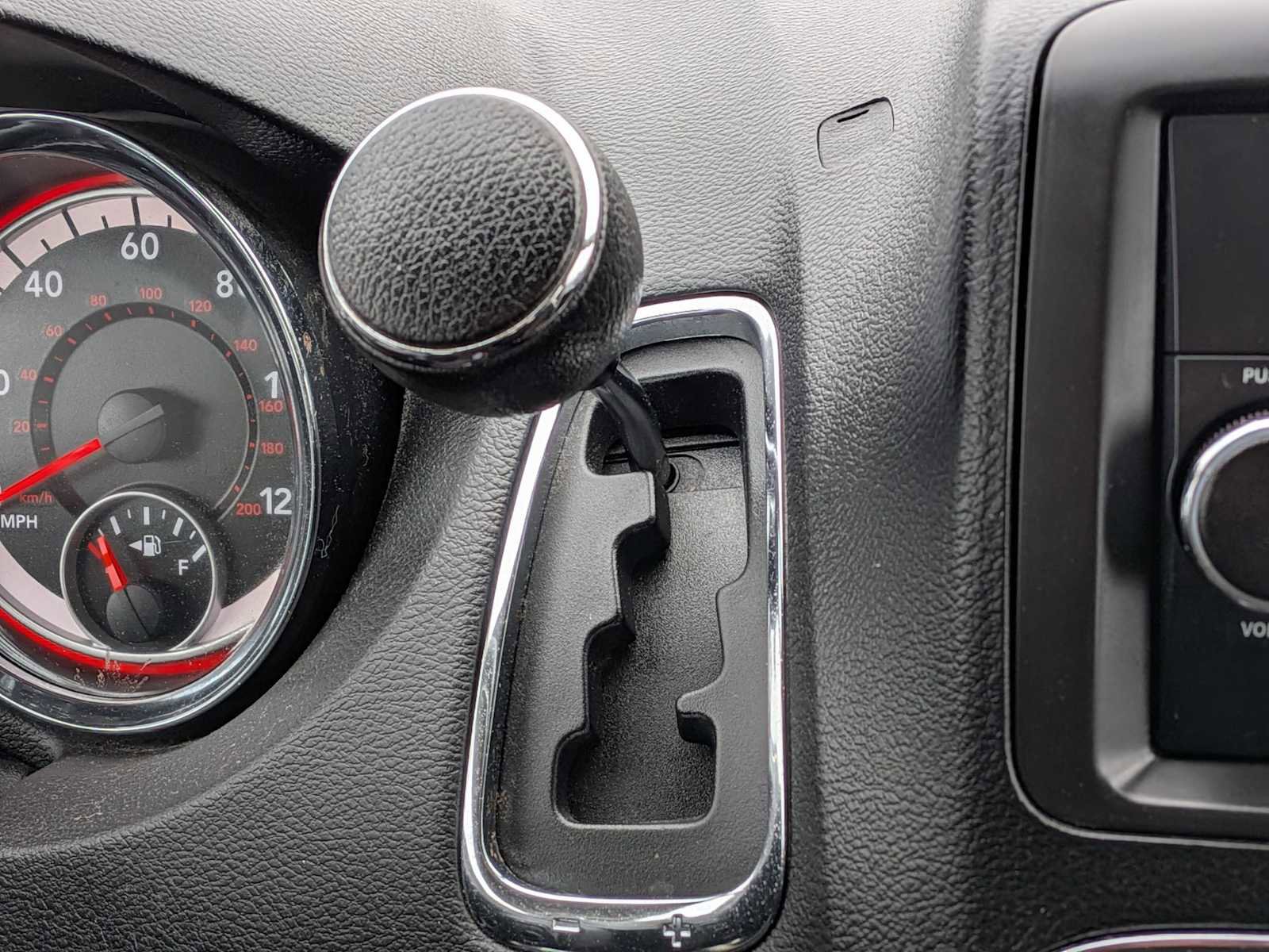 Used 2013 Dodge Grand Caravan American Value Package image 25