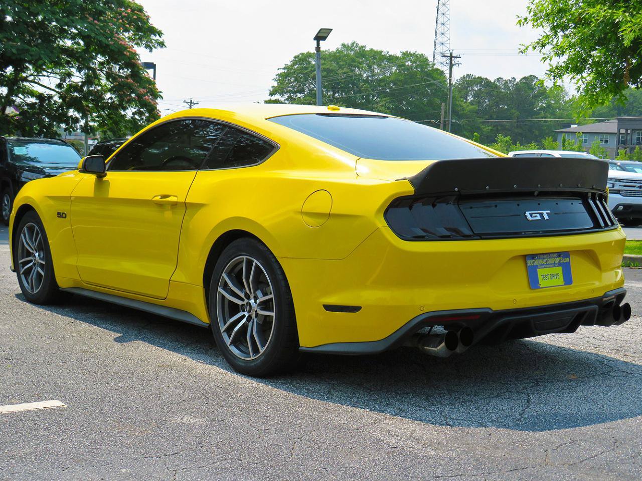 Used 2018 Ford Mustang GT Premium RWD image 9