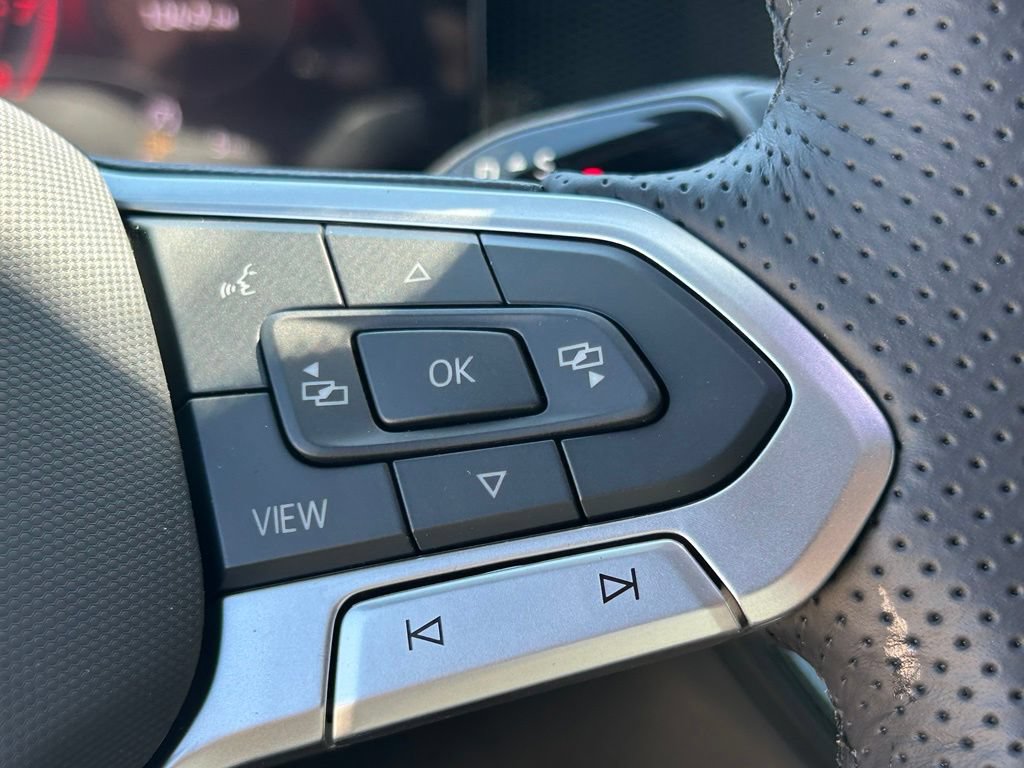 New 2026 Volkswagen Tiguan SE R-Line FWD image 23