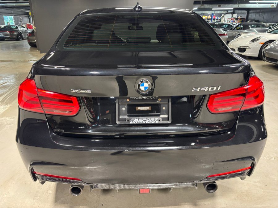 Used 2018 BMW 340i xDrive Sedan w/ Premium Package Enhanced AWD/4WD image 3