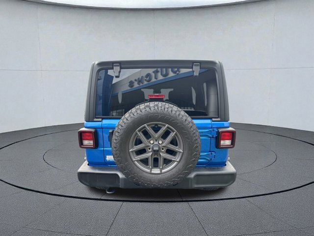 Used 2024 Jeep Wrangler Sport S image 4