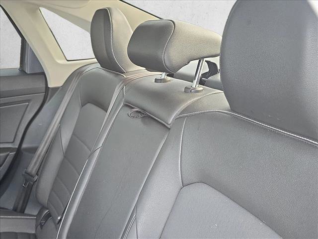 Used 2022 Volkswagen Jetta SE w/ Panoramic Sunroof Package FWD image 22