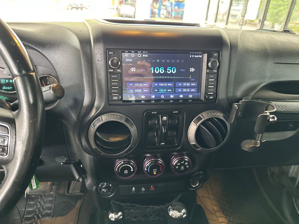 Used 2015 Jeep Wrangler Unlimited Sport w/ Quick Order Package 24S AWD/4WD image 23