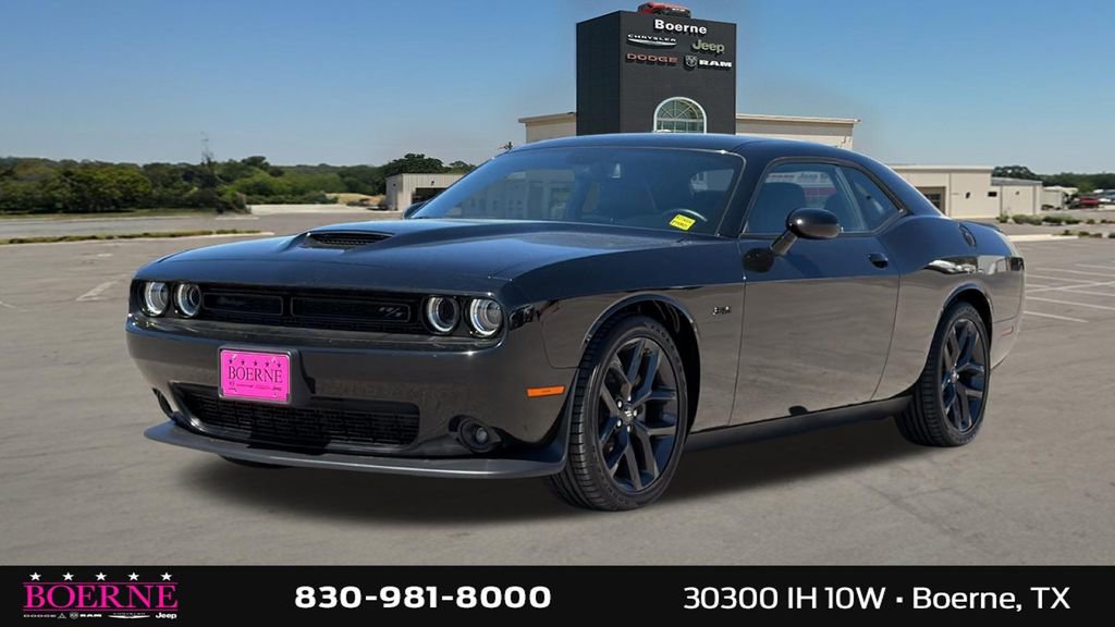 Used 2023 Dodge Challenger R/T w/ Plus Package image 3