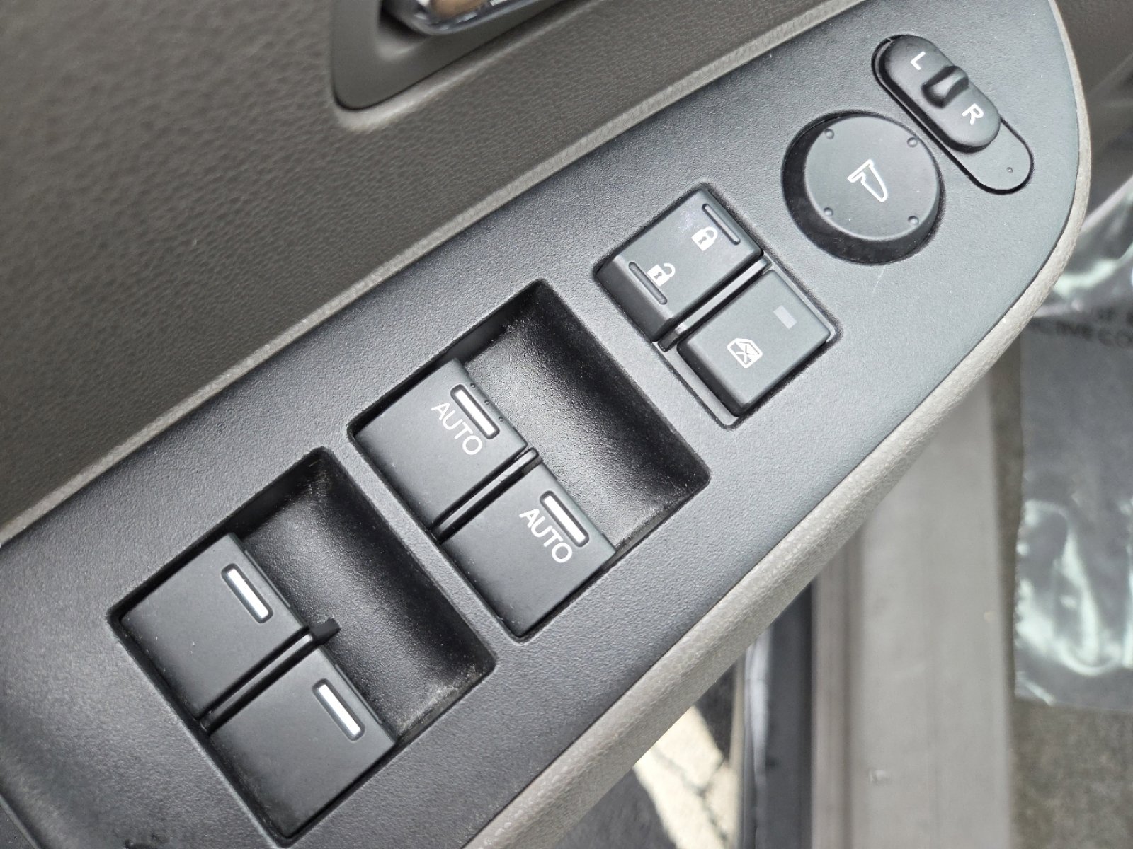 Used 2014 Honda Odyssey EX-L image 25