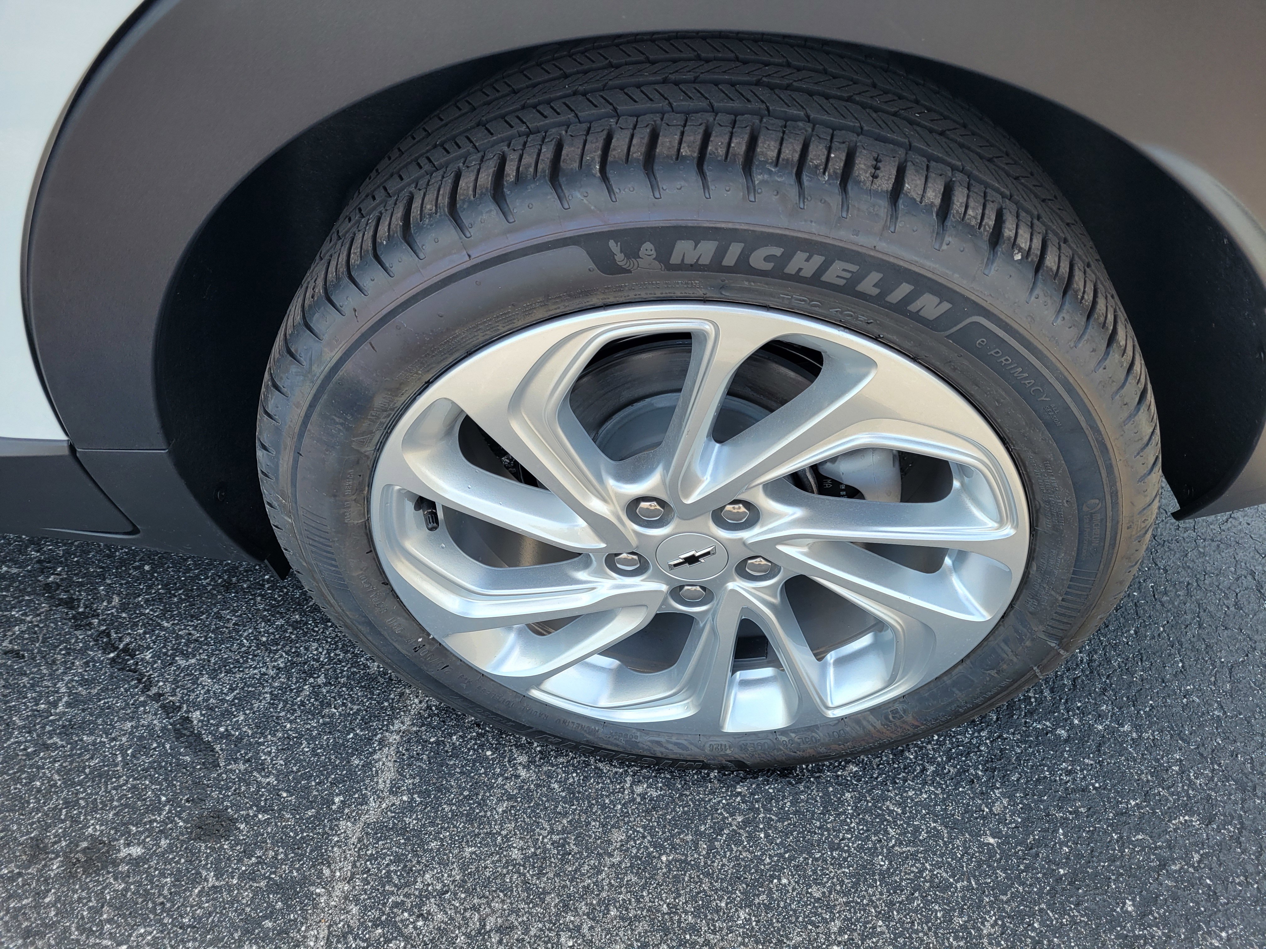 New 2027 Chevrolet Bolt LT FWD image 34