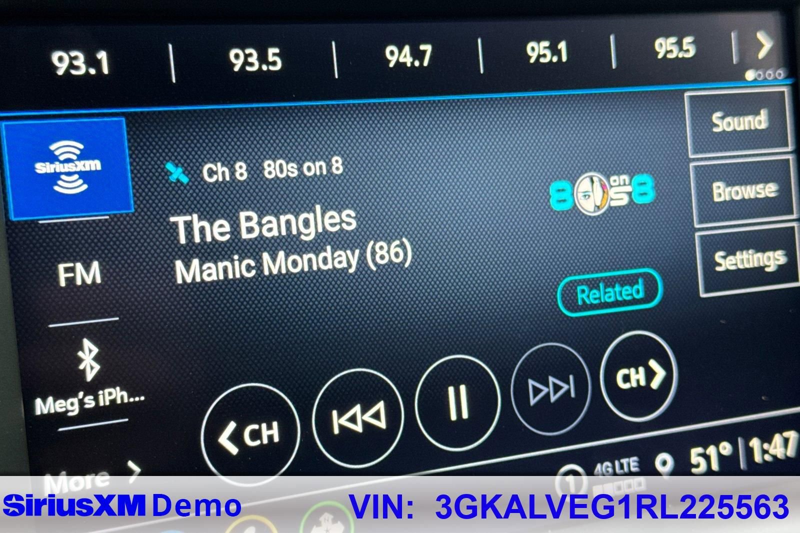 Certified 2024 GMC Terrain SLT image 33