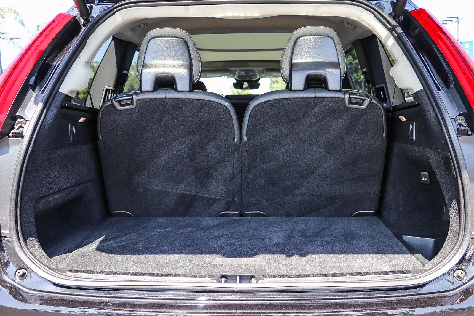 Used 2025 Volvo XC90 B6 Plus AWD/4WD image 27