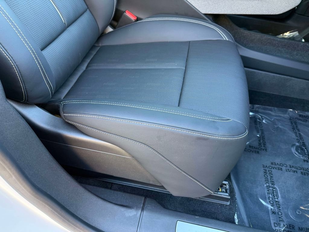 Used 2025 Cadillac Optiq Luxury 2 w/ LPO, Floor Liner Package AWD/4WD image 15