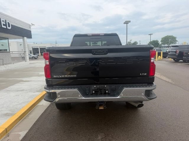 Used 2020 Chevrolet Silverado 2500 LTZ w/ LTZ Plus Package AWD/4WD image 9