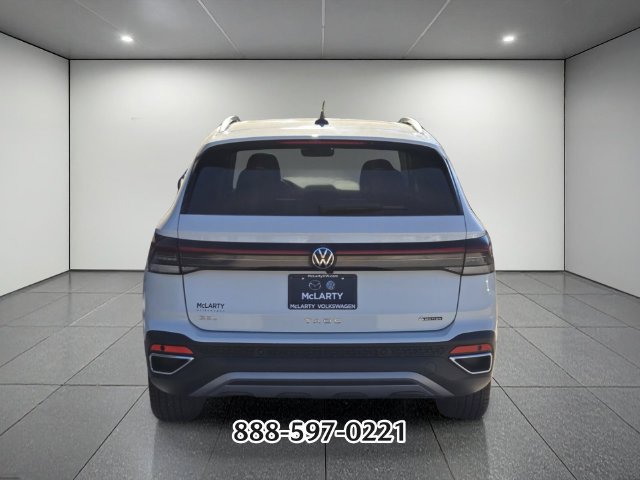 Used 2026 Volkswagen Taos SEL AWD/4WD image 4