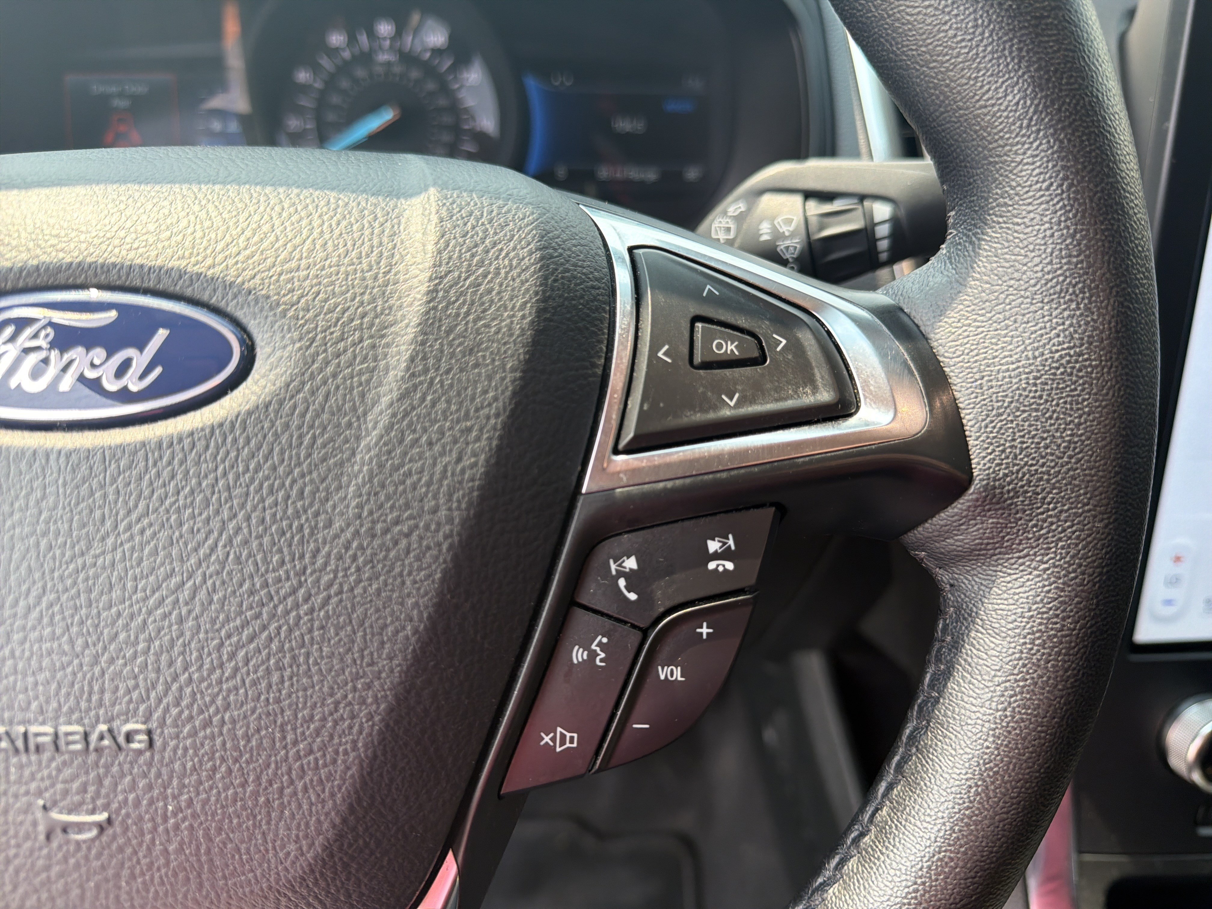 Used 2024 Ford Edge Titanium AWD/4WD image 33