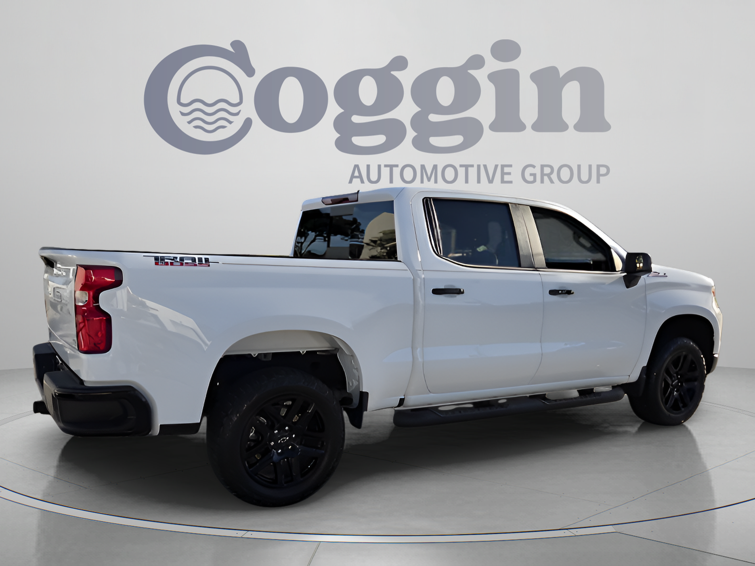 Used 2025 Chevrolet Silverado 1500 LT Trail Boss w/ Convenience Package II AWD/4WD image 5