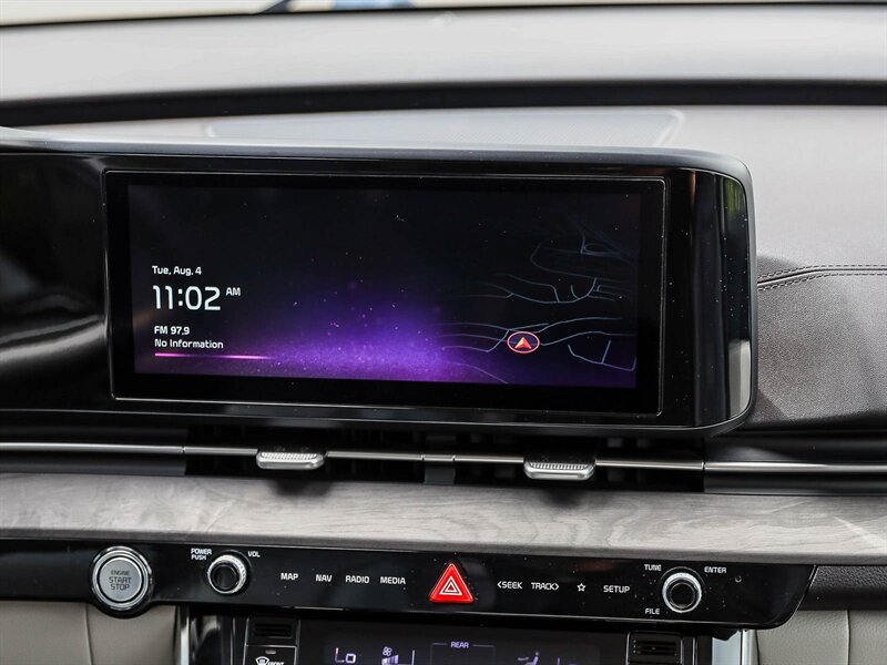Used 2024 Kia Carnival EX FWD image 19