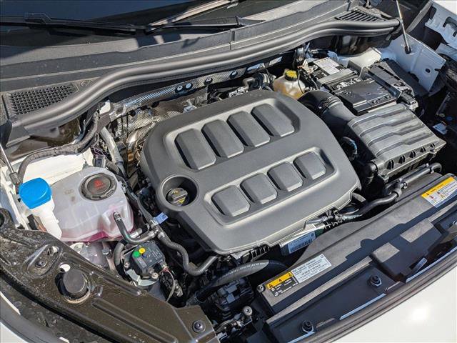 New 2025 Volkswagen Tiguan SE image 17