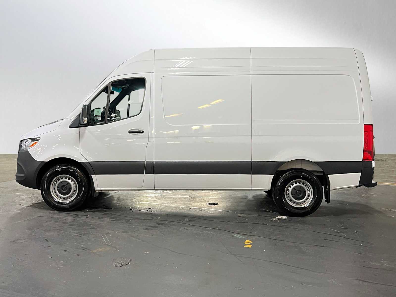 Used 2025 Mercedes-Benz Sprinter 2500 image 6