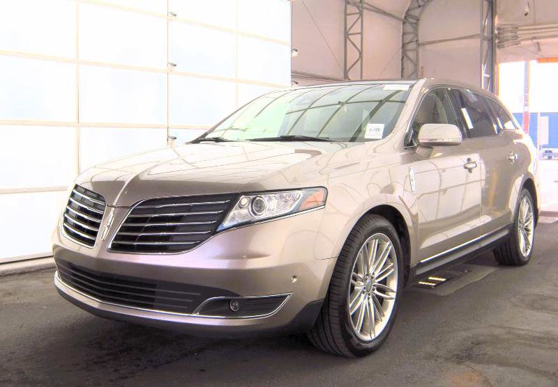 Used 2019 Lincoln MKT AWD image 7