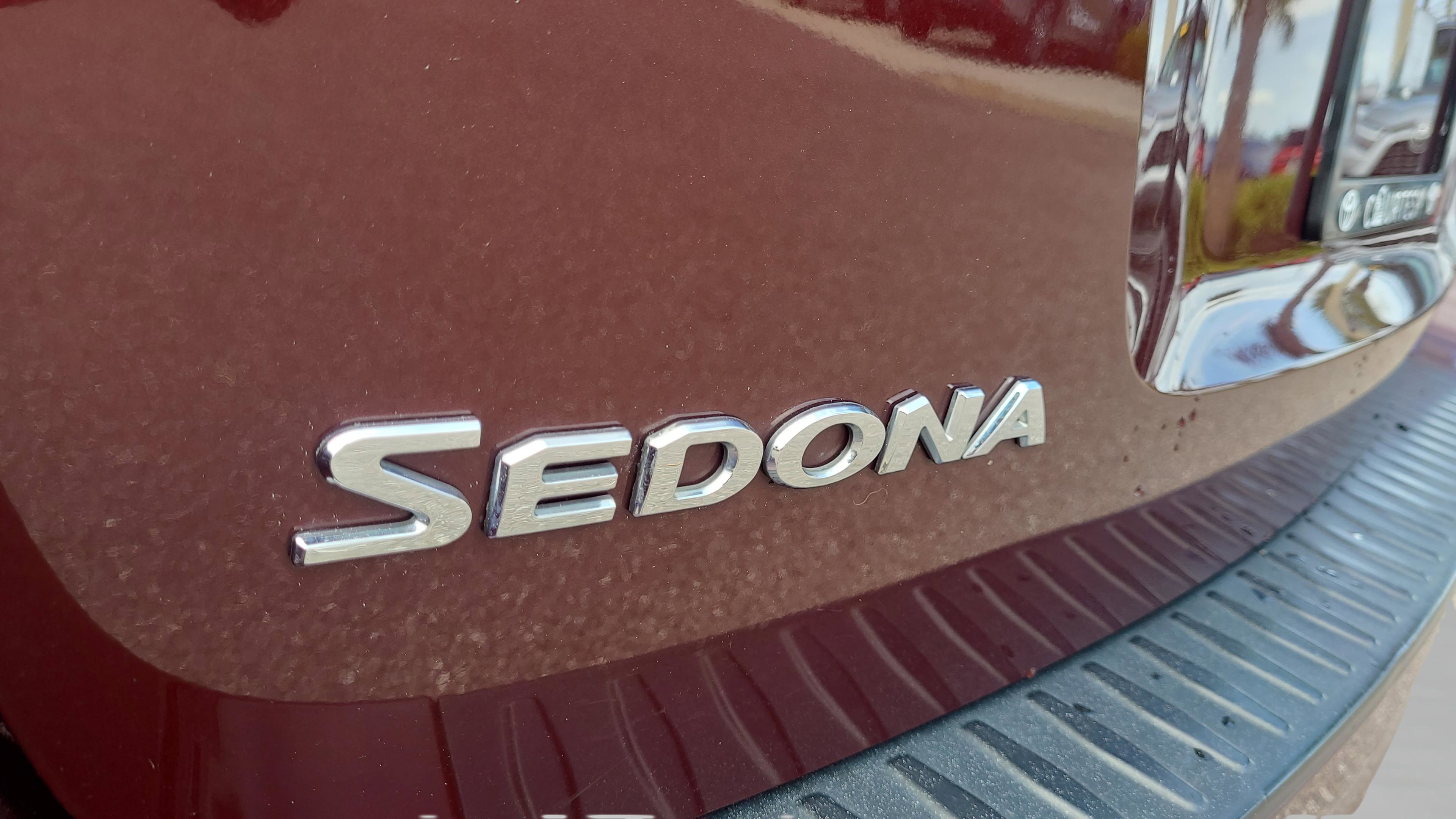 Used 2017 Kia Sedona EX image 25