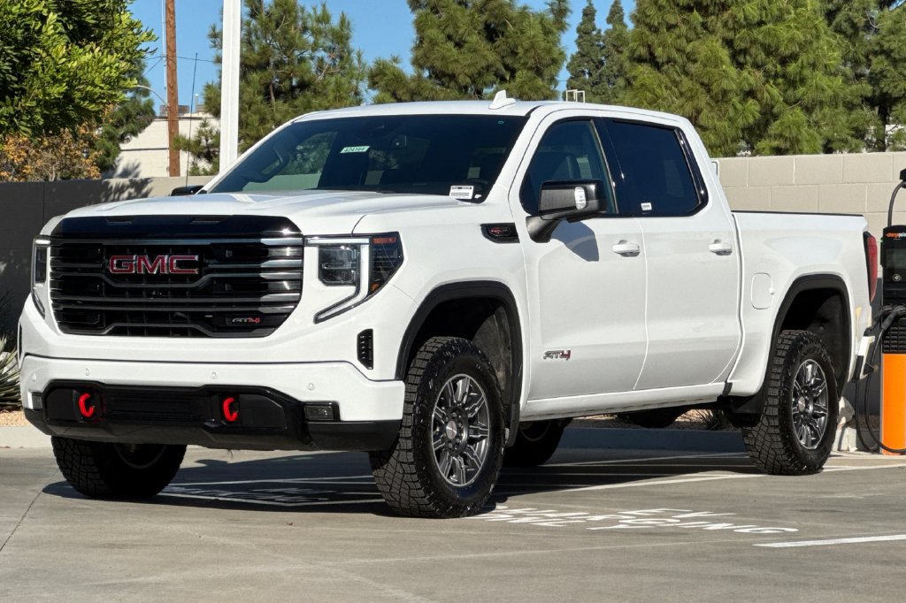 Used 2025 GMC Sierra 1500 AT4 AWD/4WD image 13