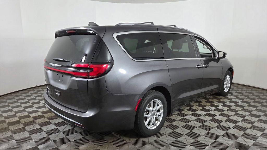 Used 2021 Chrysler Pacifica Touring-L FWD image 8