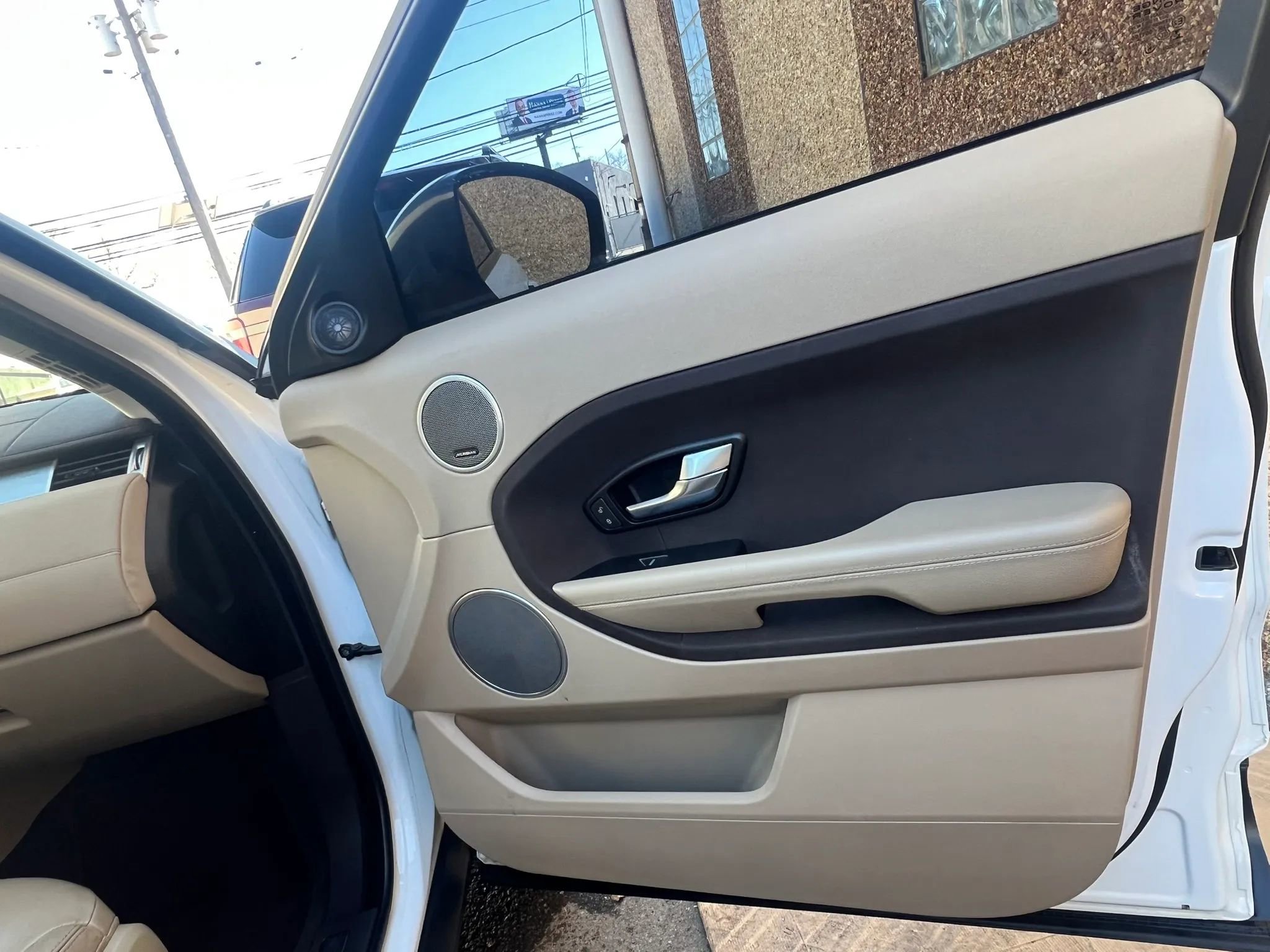 Used 2014 Land Rover Range Rover Evoque Pure Plus image 30