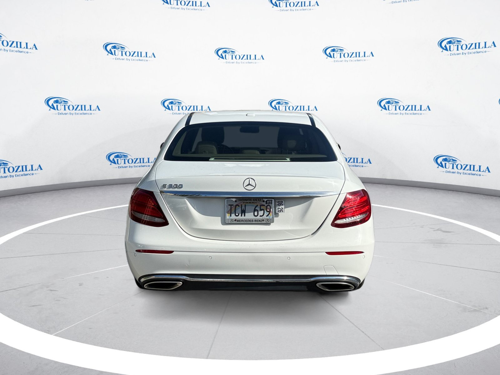 Used 2017 Mercedes-Benz E 300 image 4