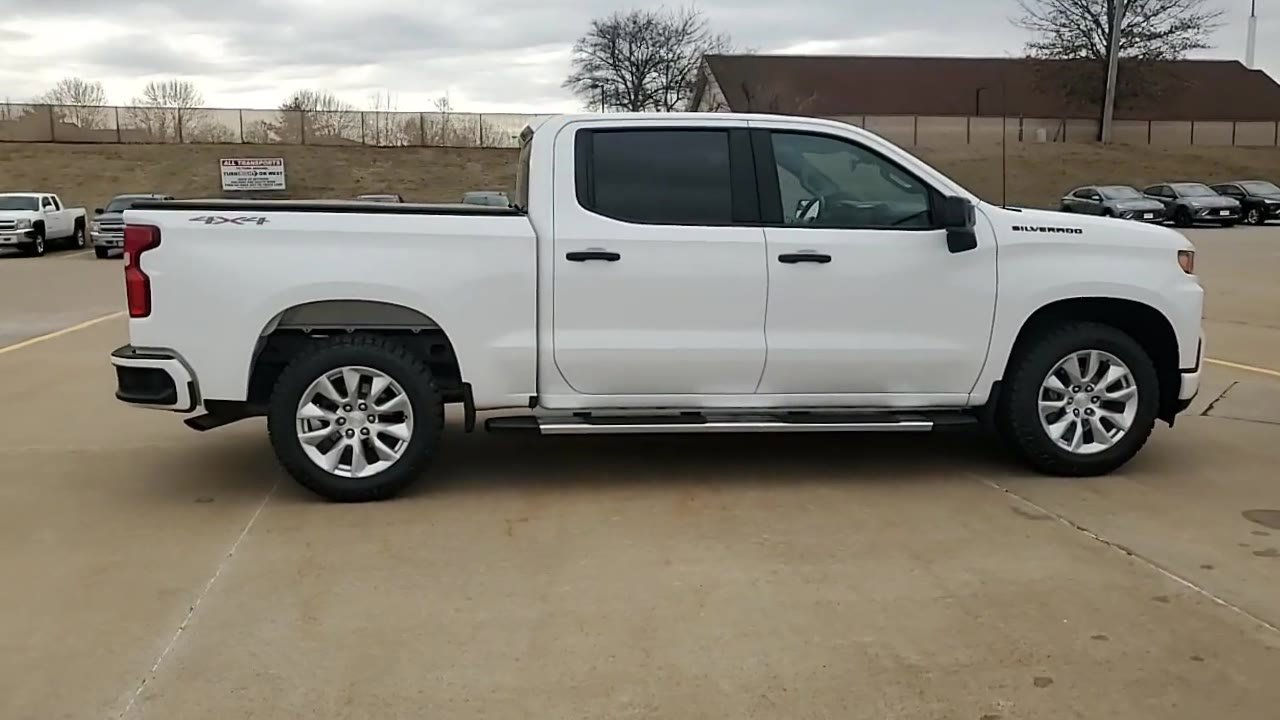 Certified 2022 Chevrolet Silverado 1500 Custom w/ LPO, Dark Essentials Package AWD/4WD image 9