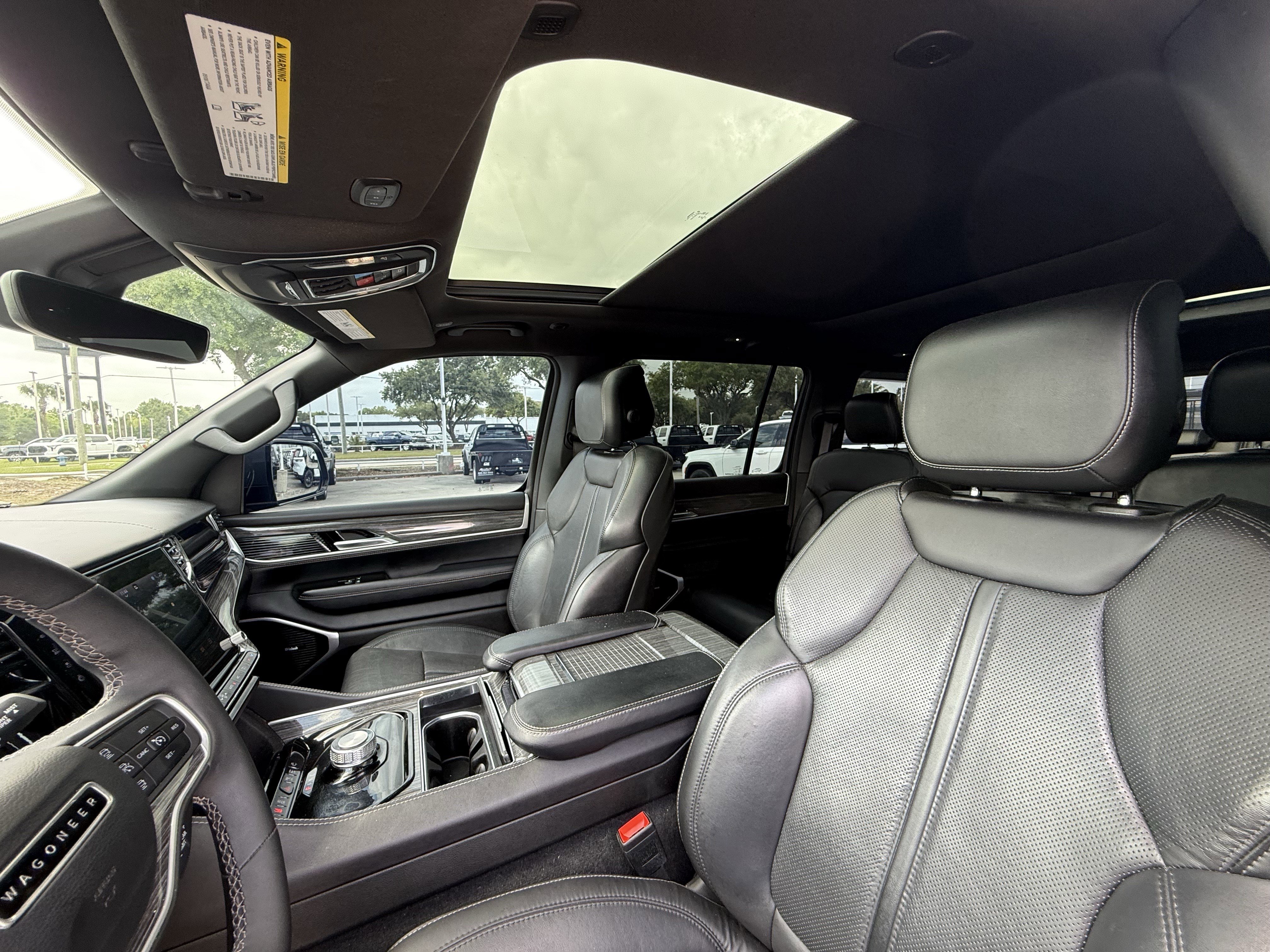 Used 2022 Jeep Wagoneer Series III w/ Premium Group I RWD image 26