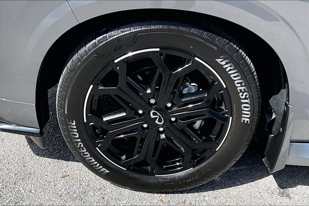 Used 2026 INFINITI QX80 4WD w/ Sport Exterior Package image 13