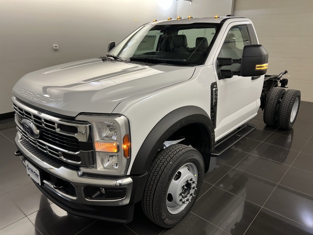New 2025 Ford F550 4x4 Regular Cab Super Duty image 3