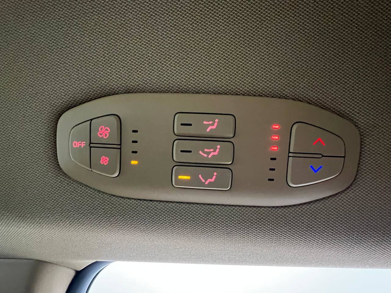 Used 2019 Kia Sedona EX image 25