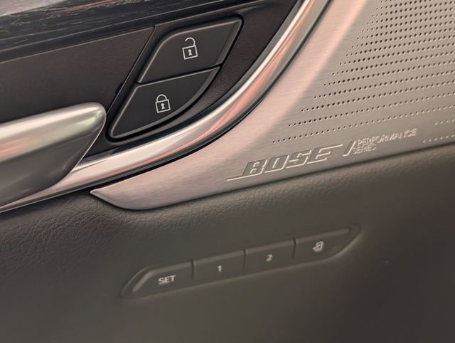 Used 2025 Cadillac XT5 Premium Luxury image 11