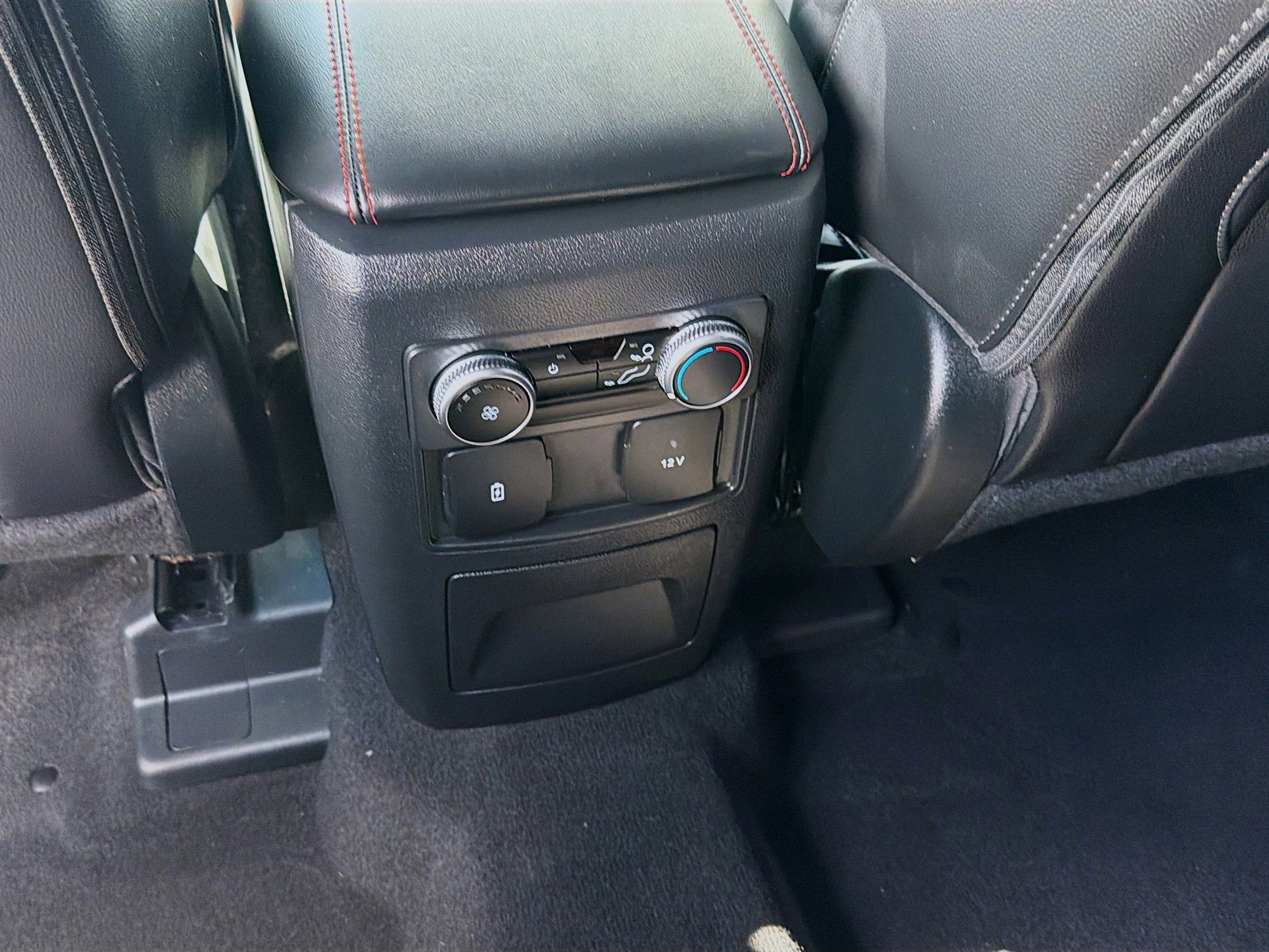 Used 2023 Ford Explorer ST-Line w/ Class IV Trailer Tow Package image 23