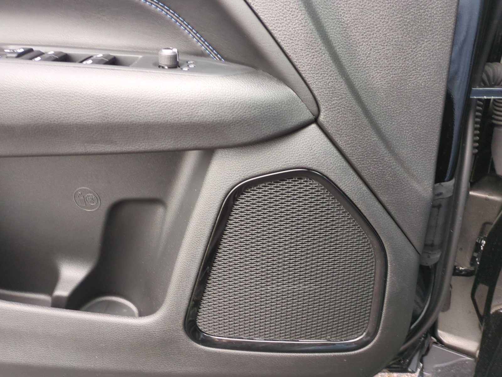 New 2026 Jeep Compass Latitude image 27