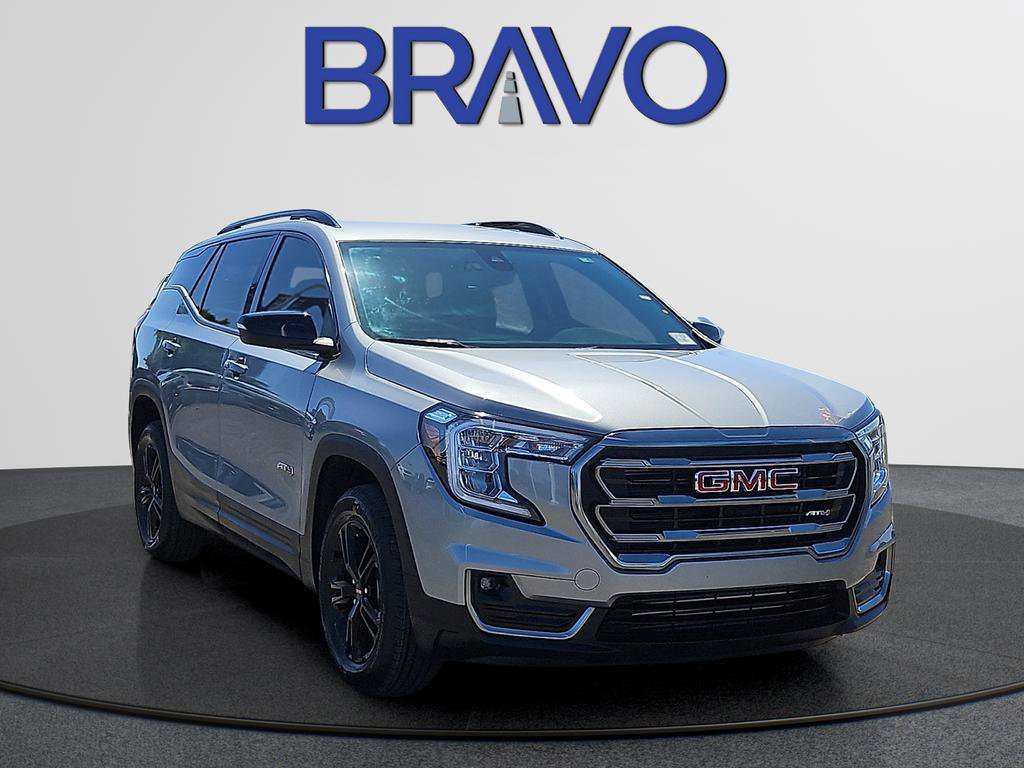 Used 2023 GMC Terrain AT4 AWD/4WD image 2